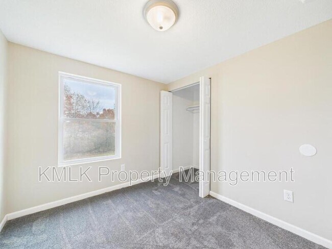 Building Photo - 9042 Maple Grove Rd