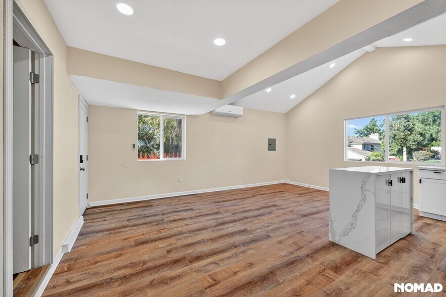 Primary Photo - 337 Apollo Dr