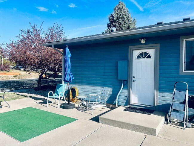 Building Photo - Simpson310