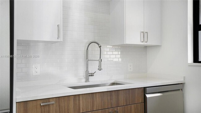 Building Photo - 1119 W Las Olas Blvd