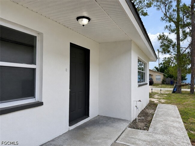 Building Photo - 5424 Ninth Ave