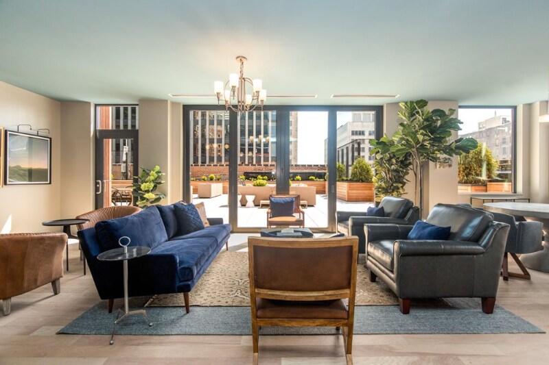 Building Photo - 33 E Adams St