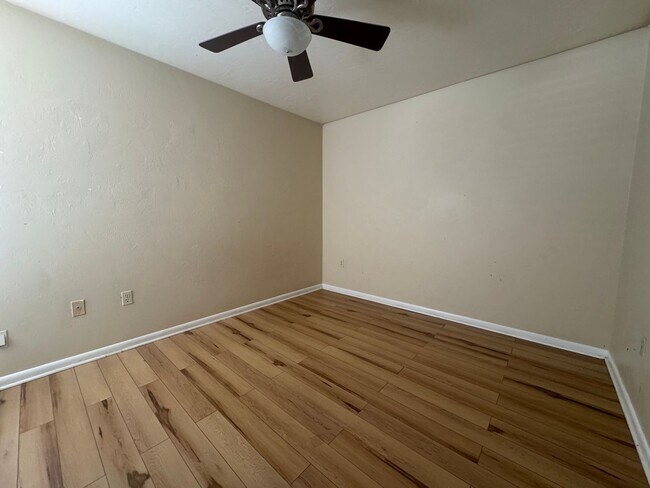 Building Photo - 3/2 in Marchwood !
