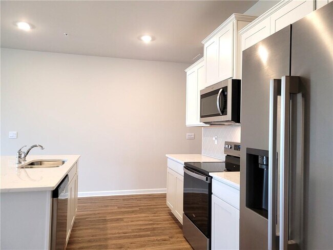 Building Photo - 310 Sound Cir