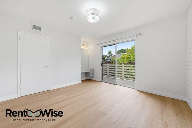 Building Photo - 569 Addison Ave