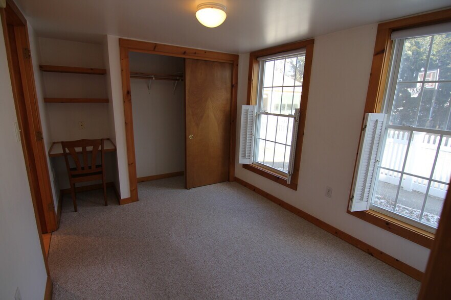 Bedroom - 37 Court St