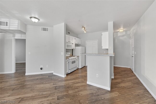 Building Photo - 7127 S Durango Dr