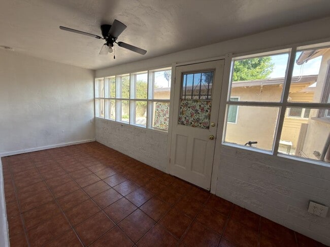 Building Photo - 986 Merritt Dr