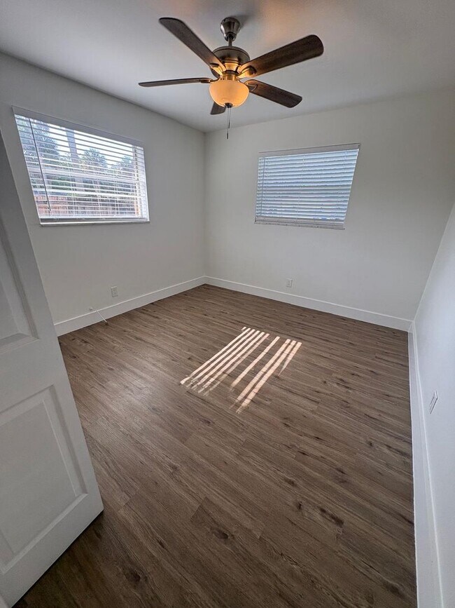 Building Photo - Special Pricing! Beautifully Updated 2-Bedroom Home in Prime Location!