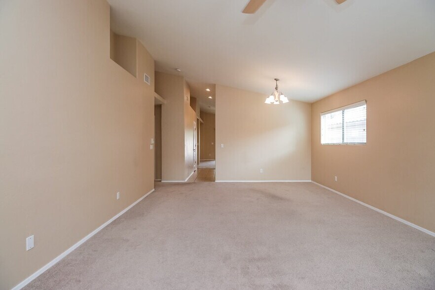 Building Photo - 10581 E Feltleaf Willow Trl