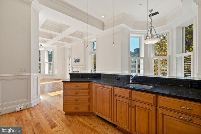 Building Photo - 4 Logan Cir NW