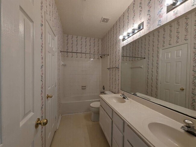 Building Photo - 1822 American Elm Ct
