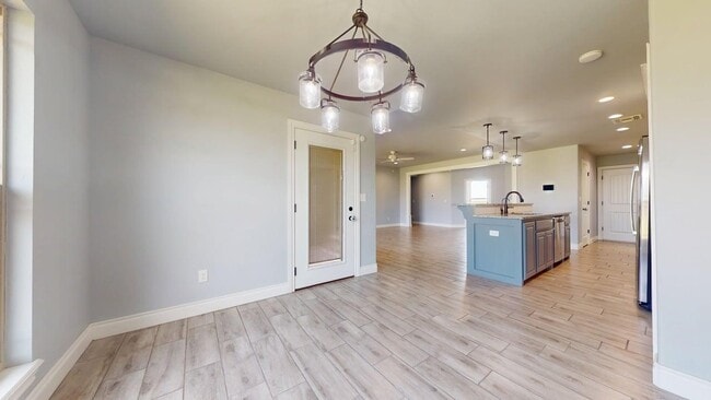 Building Photo - 12580 NE Meers Porter Hill Rd