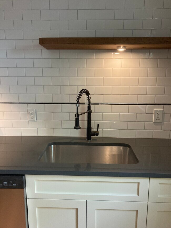 Kitchen - 903 E 2nd St