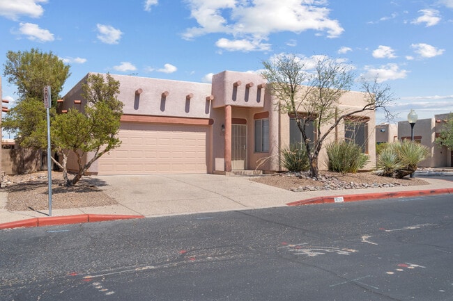 Primary Photo - 3730 N Bay Horse Loop