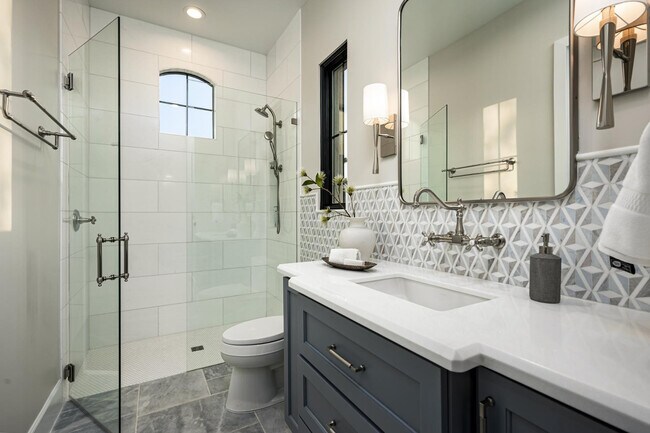 Building Photo - 6500 E Cactus Wren Rd