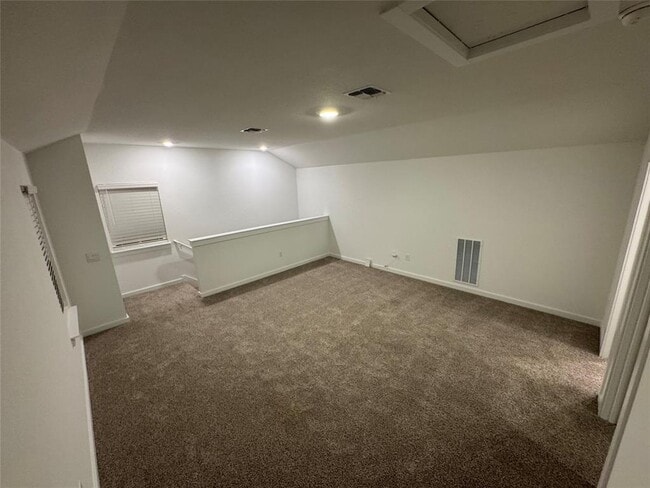 Building Photo - 204 James River Dr