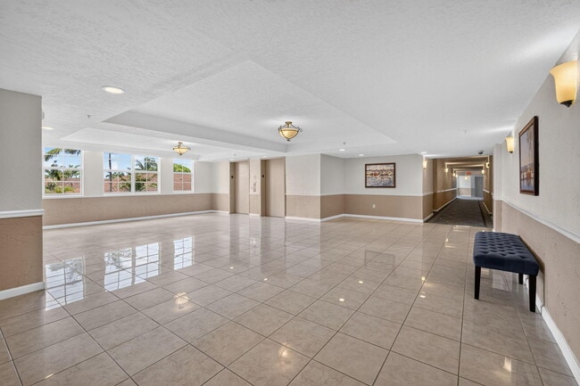 Building Photo - 1801 N Flagler Dr