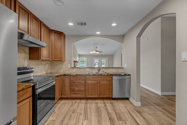 Building Photo - "Fantastic 3-Bedroom, 2 Bath Home in Prime...