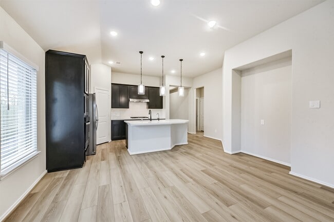 Building Photo - 455 Mathis Lk Ct