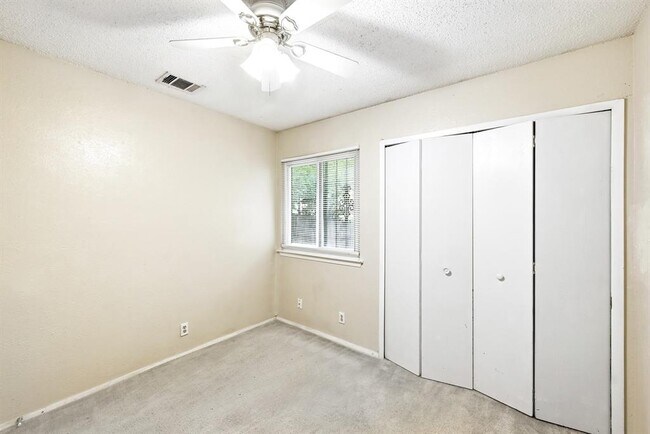 Building Photo - 10604 Lanshire Dr