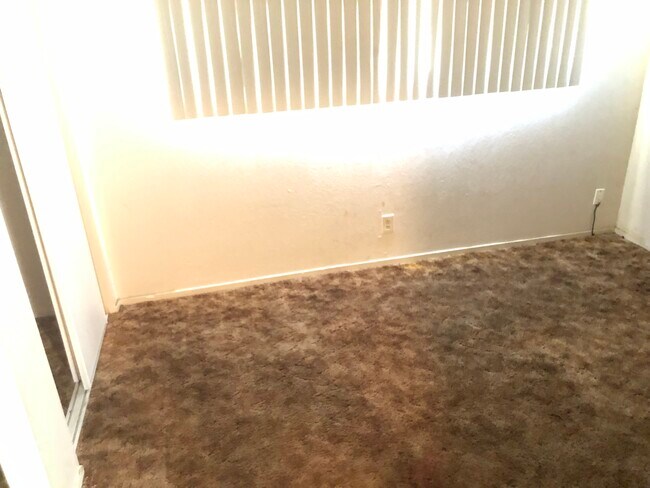 Building Photo - 2944 Peachtree Dr