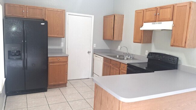 Building Photo - Upgraded 4BD/2BA Single Family Home in Orlando!