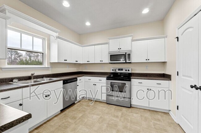 Building Photo - 307 Crown Heights Way