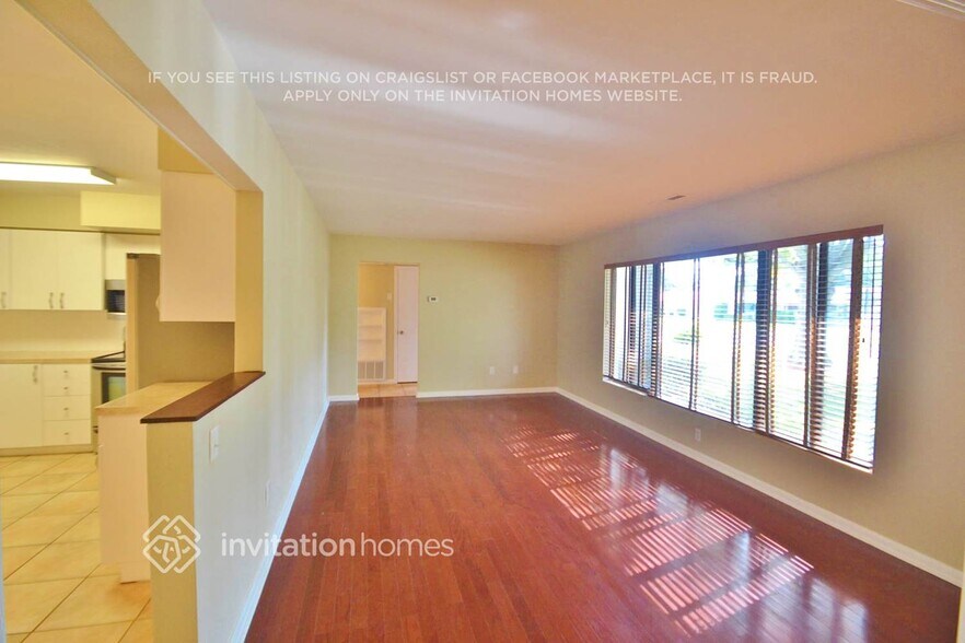 Building Photo - 16 Southwind Dr