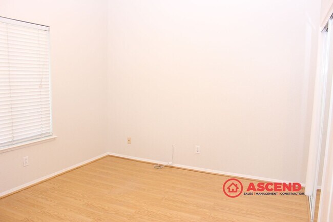 Building Photo - Poolside Living in Rosedale – Spacious 3 Bed / 2 Bath Home!