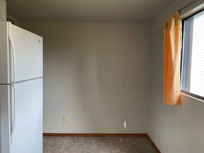 Building Photo - M1614 #1-3