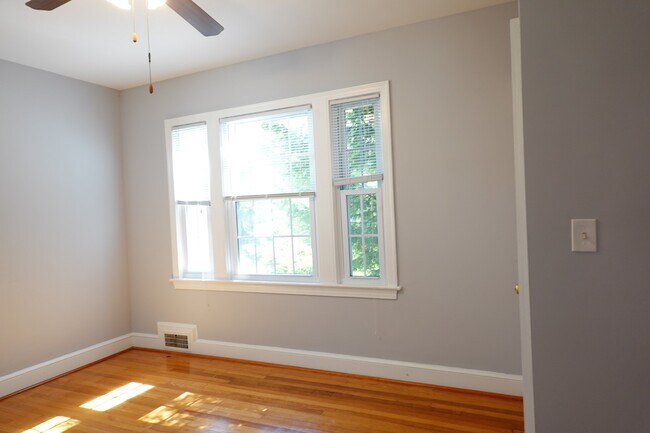 Building Photo - 800 Maplewood Ave