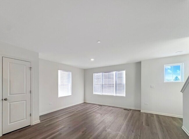 Building Photo - 324 Basin Ct