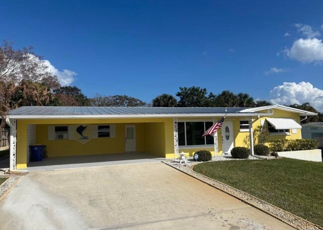 Building Photo - 3393 NE Sandra Dr