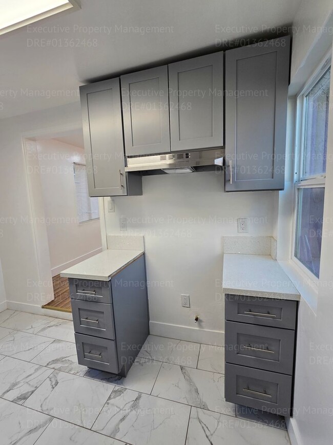 Building Photo - Remodeled 3 bedroom/ 1 bathroom