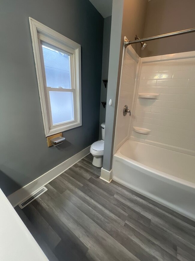 Building Photo - Coming soon! Freshly painted!