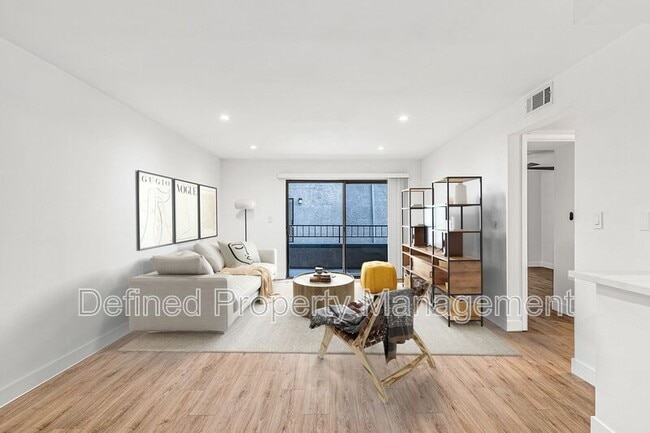 Building Photo - 5807 Laurel Canyon Blvd