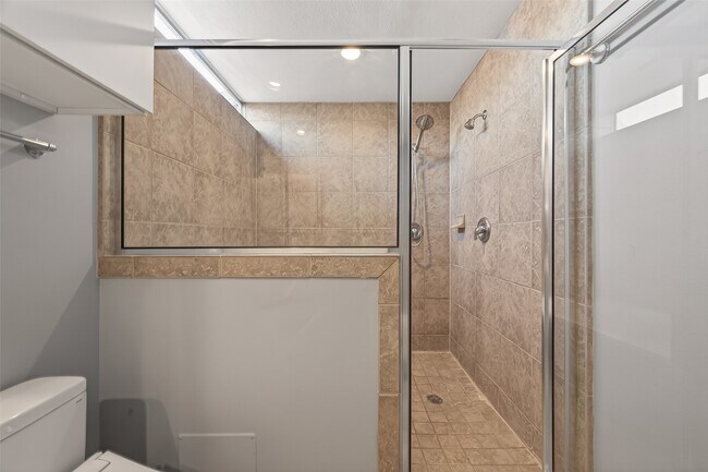 Building Photo - 6911 Yellowstone Way Dr