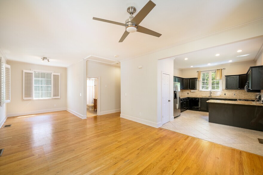 Building Photo - 125 Short St SE