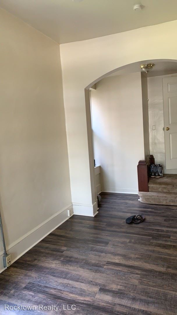 Building Photo - 316 N High St