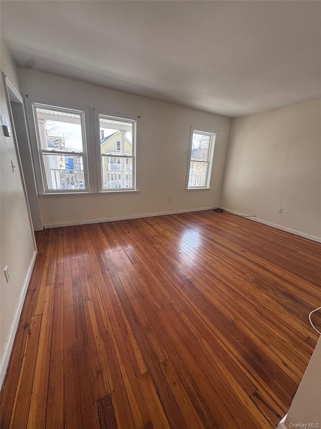 Building Photo - 4 Gray St