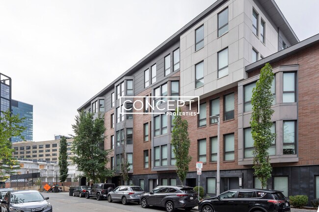 Building Photo - 9A Miner St. Unit 407