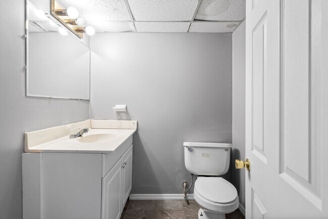 Building Photo - Lovely home on beautiful, wooded corner - Just Reduced