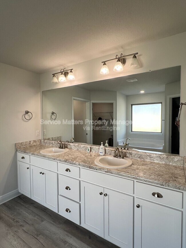 Building Photo - 5955 Parsonage Cir