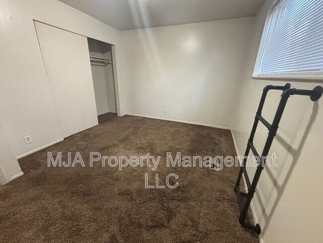 Building Photo - 1784 W 400 N