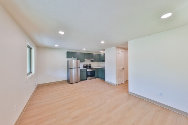 Building Photo - Modern Remodel with Designer Finishes | All Utilities Included