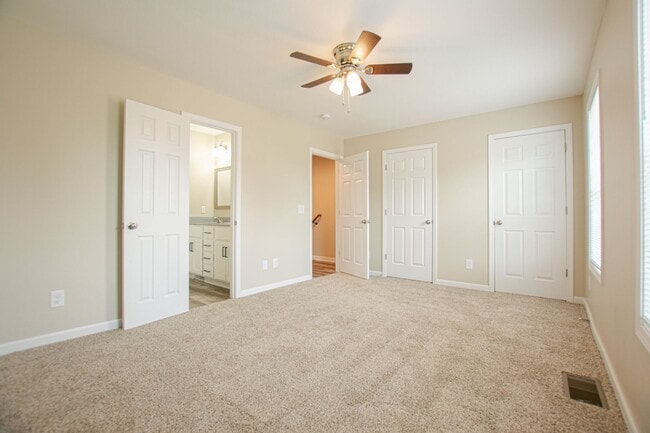Building Photo - Pet Friendly Two Bedroom!