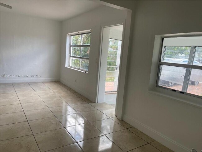 Building Photo - 2 bedroom in North Miami Beach FL 33160