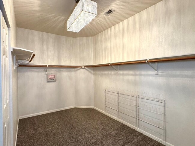 Building Photo - 1104 Vanderbilt Cir