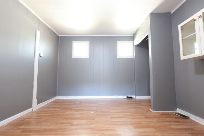 Building Photo - 3 Pohlman Ln